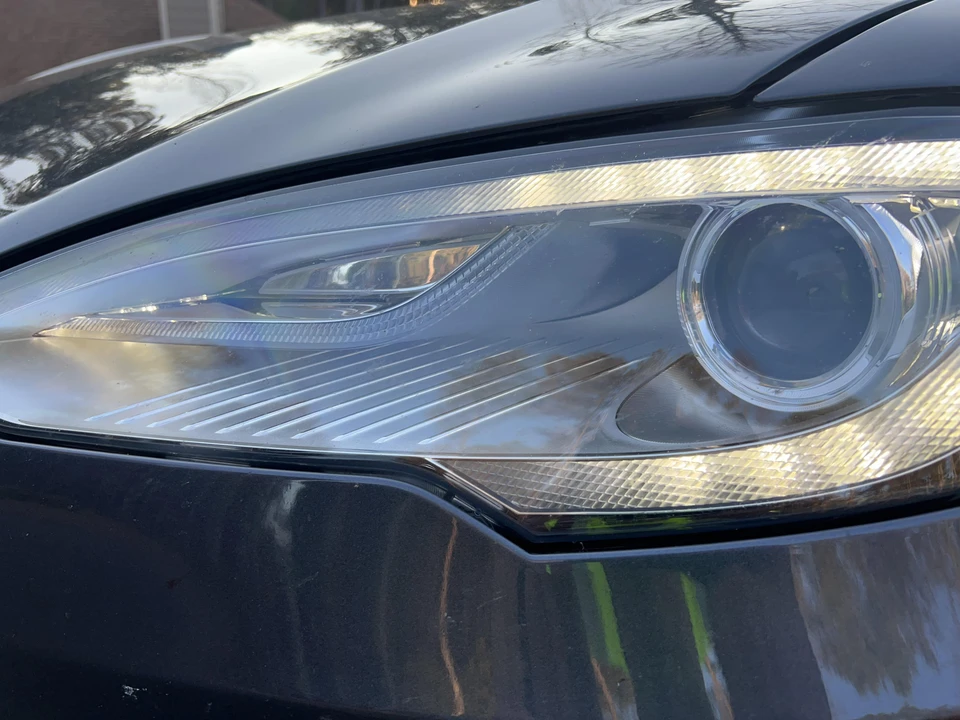 2015 Tesla Model S - Image 11 of 31