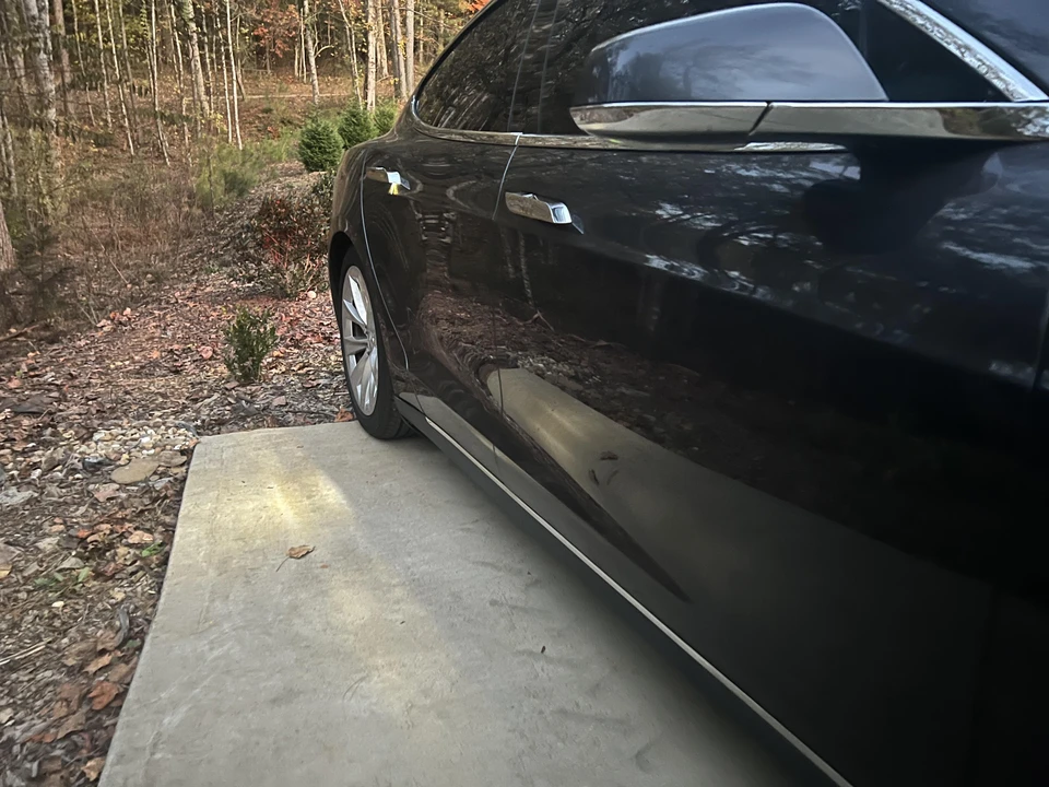 2015 Tesla Model S - Image 14 of 31