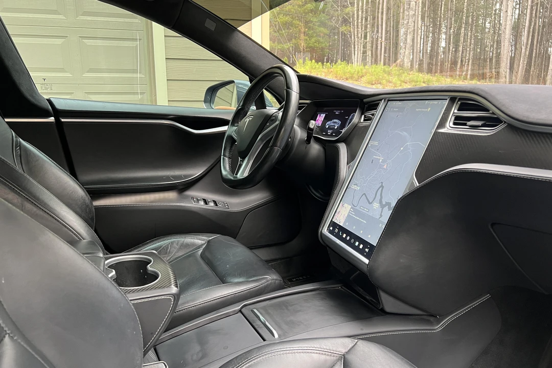 2015 Tesla Model S - Image 25 of 31