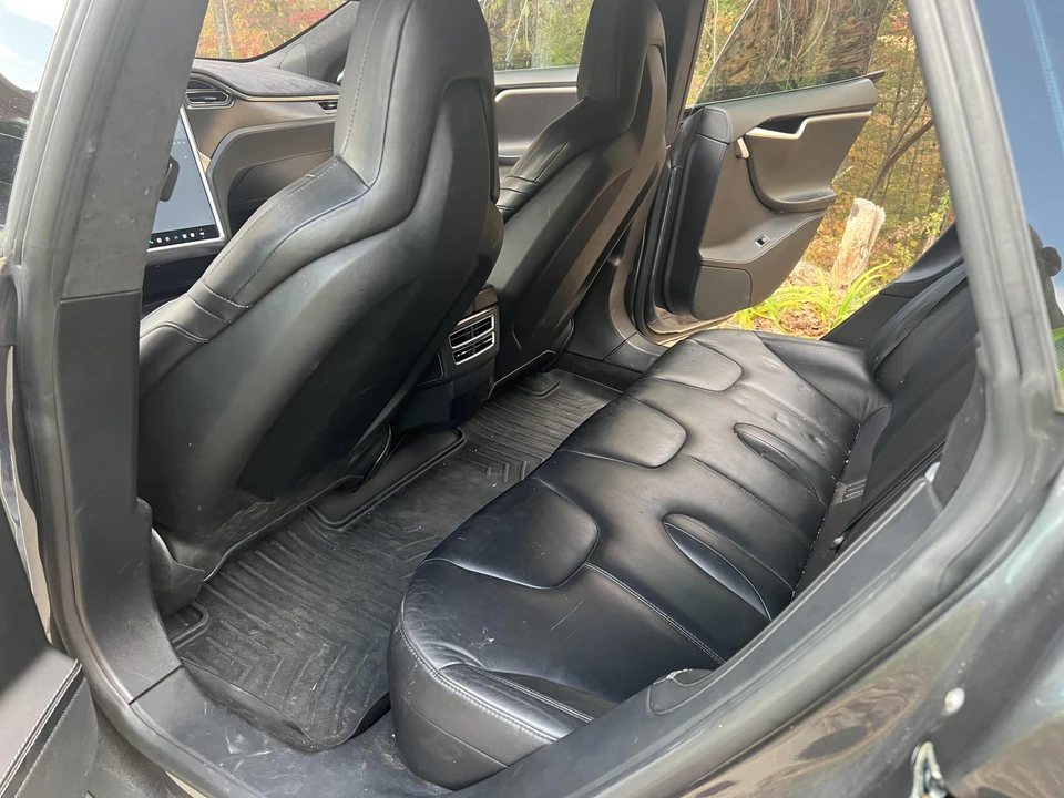 2015 Tesla Model S - Image 31 of 31