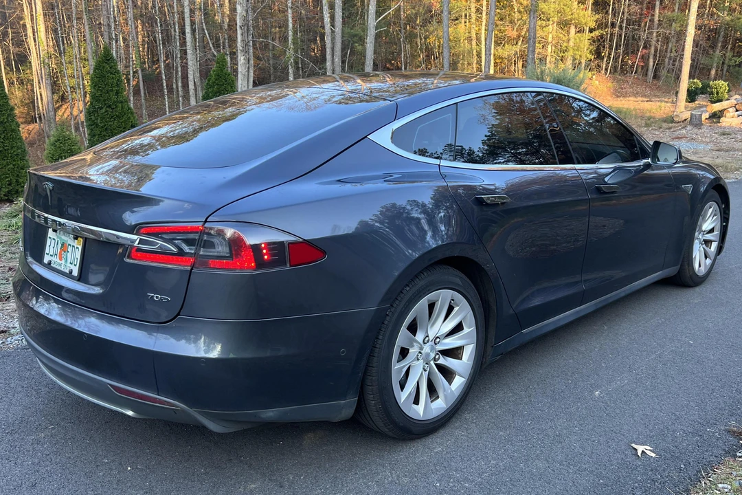 2015 Tesla Model S - Image 4 of 31