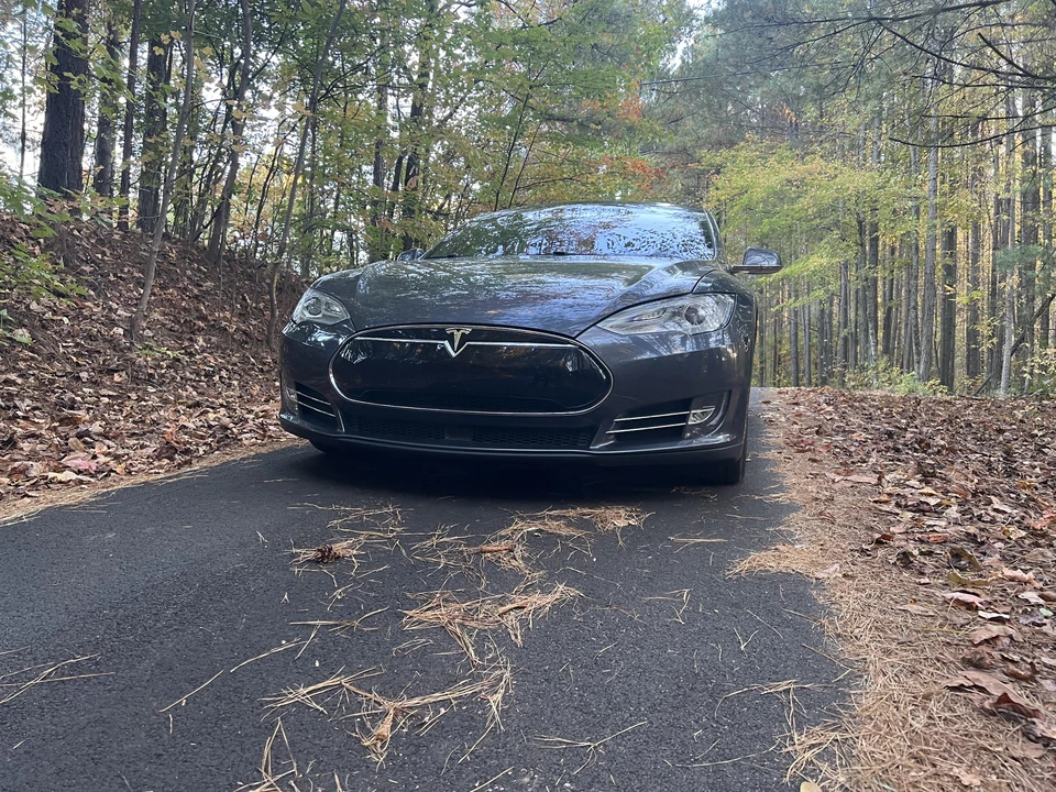 2015 Tesla Model S - Image 6 of 31