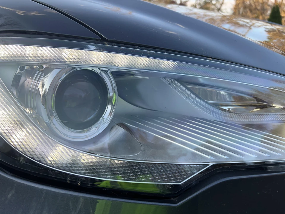 2015 Tesla Model S - Image 10 of 31