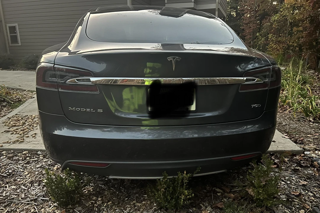 2015 Tesla Model S - Image 5 of 31