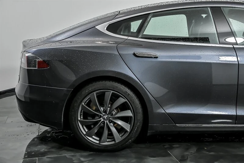 2015 Tesla Model S - Image 11 of 21