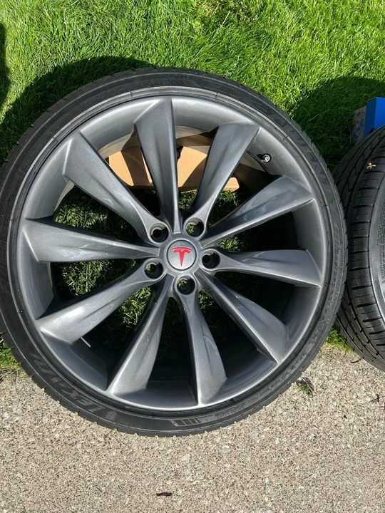 2015 Tesla Model S - Image 11 of 21
