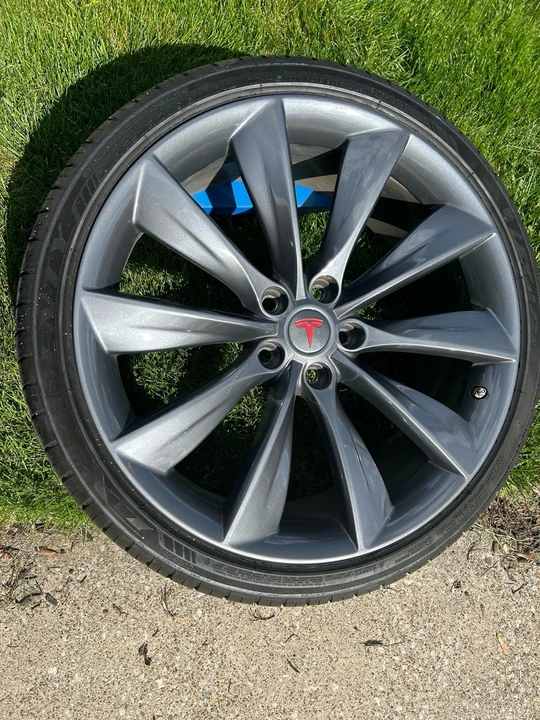 2015 Tesla Model S - Image 8 of 21