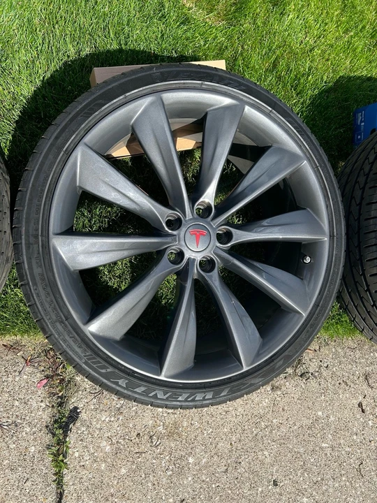 2015 Tesla Model S - Image 9 of 21