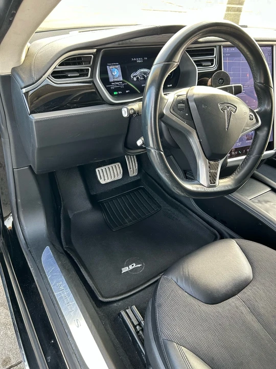 2015 Tesla Model S - Image 13 of 21