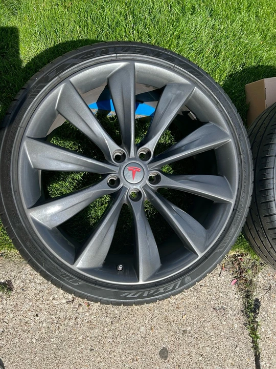 2015 Tesla Model S - Image 10 of 21