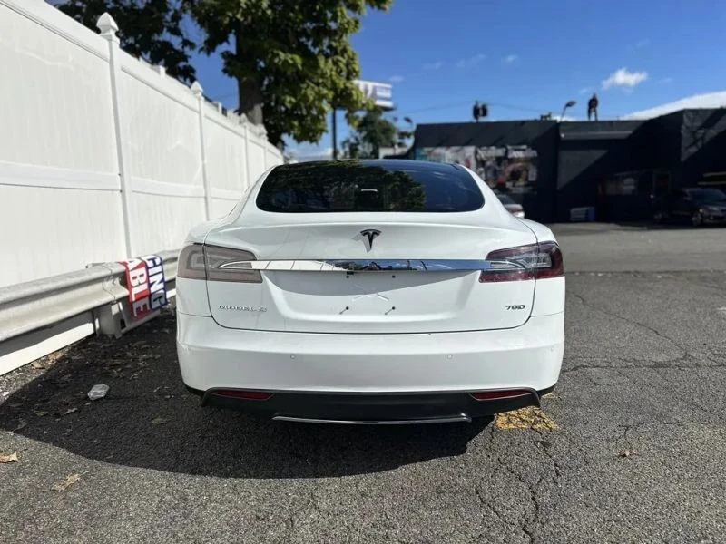 2015 Tesla Model S - Image 5 of 12