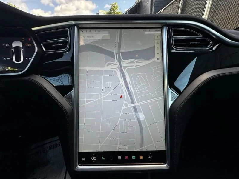 2015 Tesla Model S - Image 11 of 12