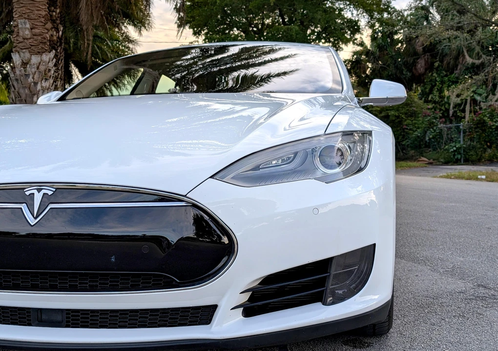 2015 Tesla Model S - Image 20 of 31