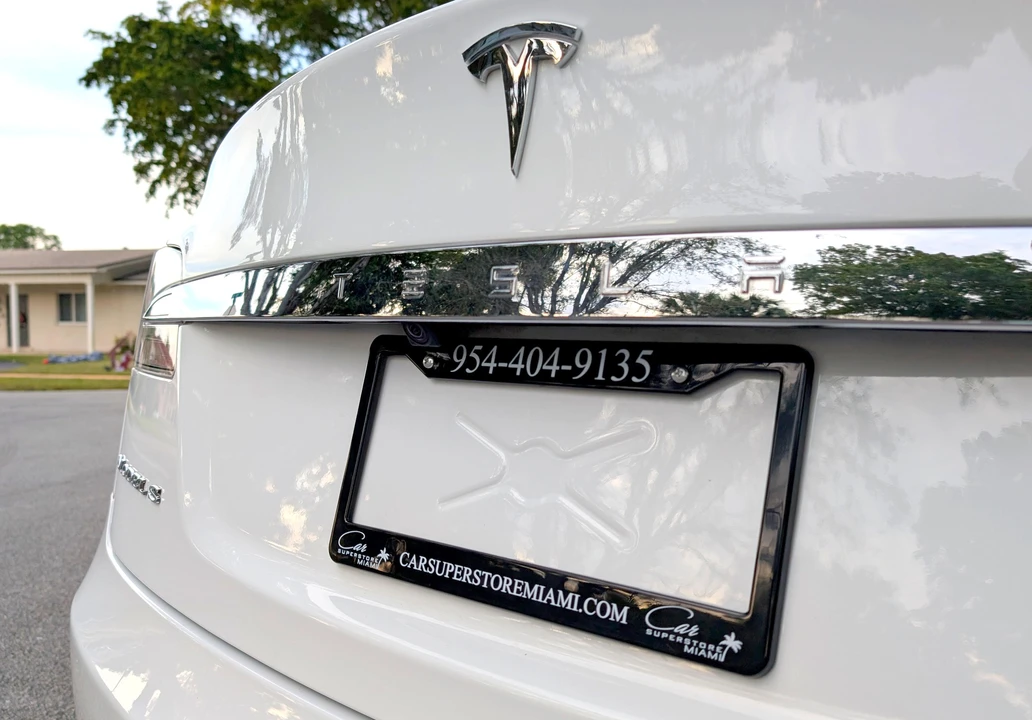 2015 Tesla Model S - Image 27 of 31