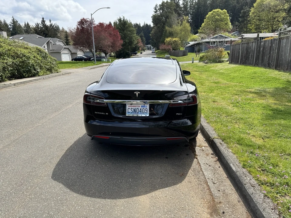 2015 Tesla Model S - Image 5 of 21