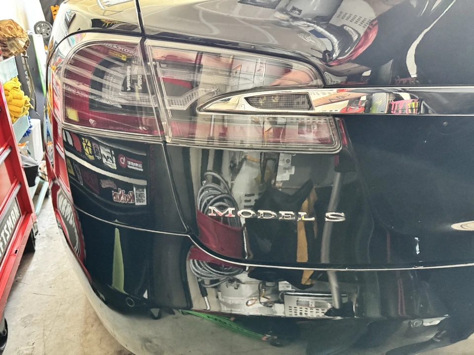 2015 Tesla Model S - Image 21 of 21