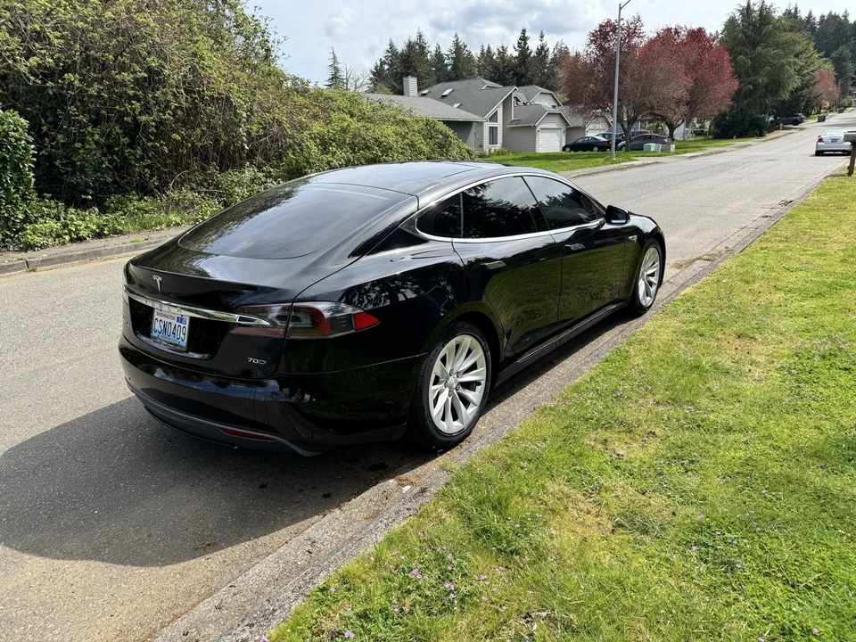 2015 Tesla Model S - Image 2 of 21