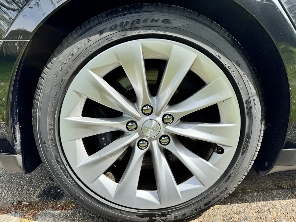 2015 Tesla Model S - Image 14 of 21