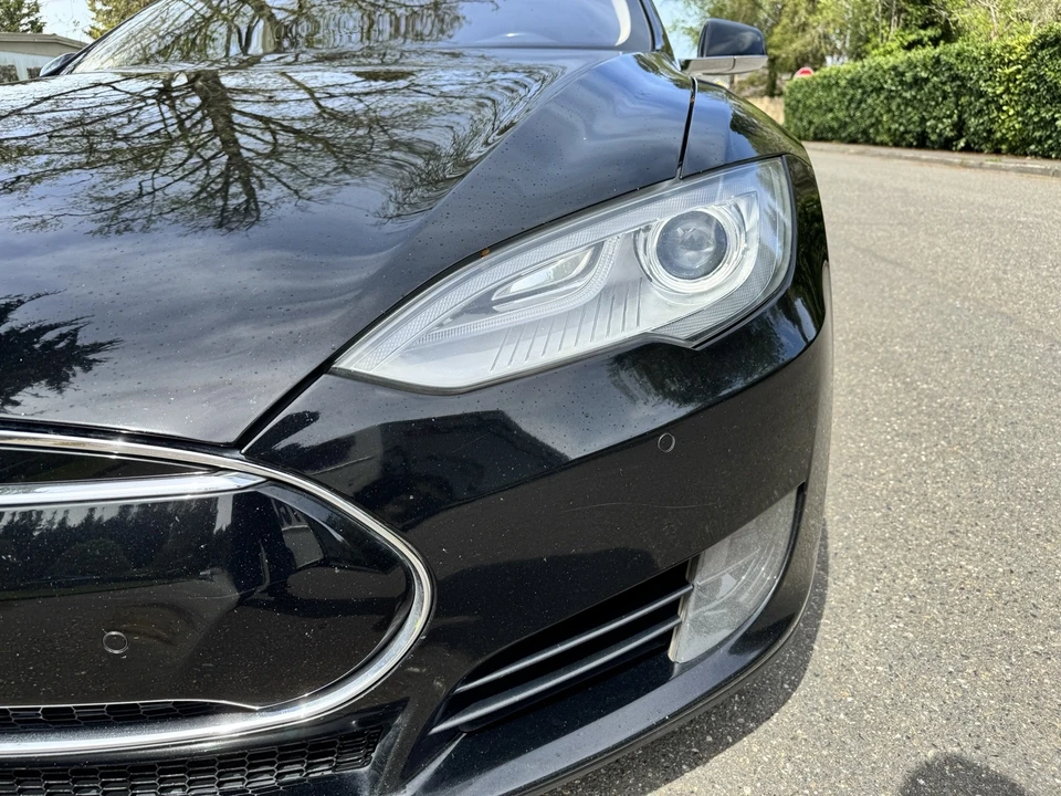 2015 Tesla Model S - Image 8 of 21