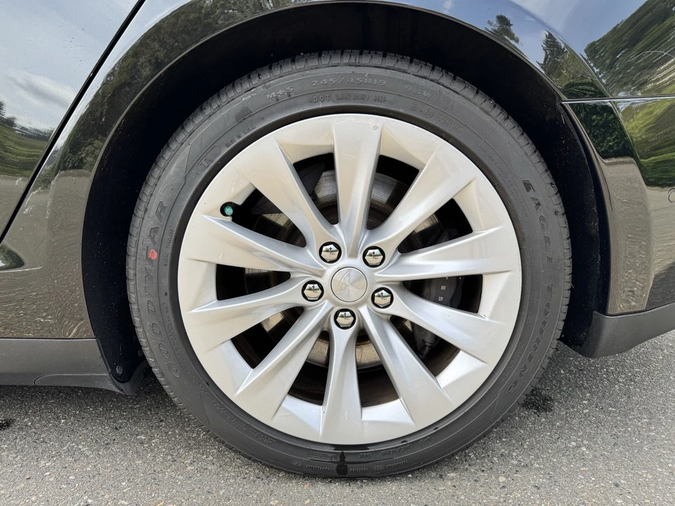 2015 Tesla Model S - Image 16 of 21
