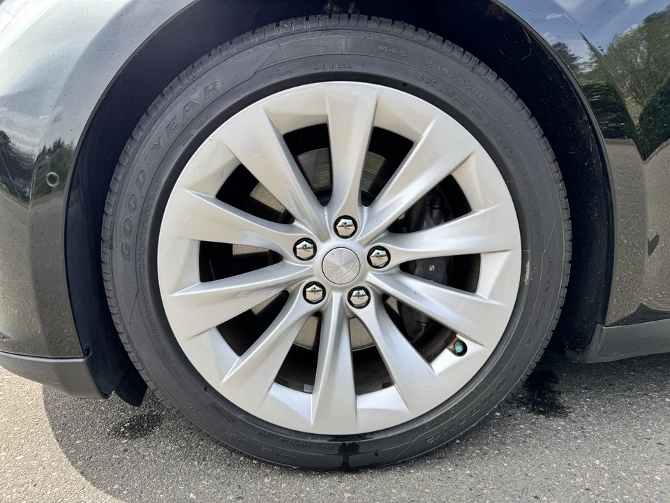 2015 Tesla Model S - Image 17 of 21