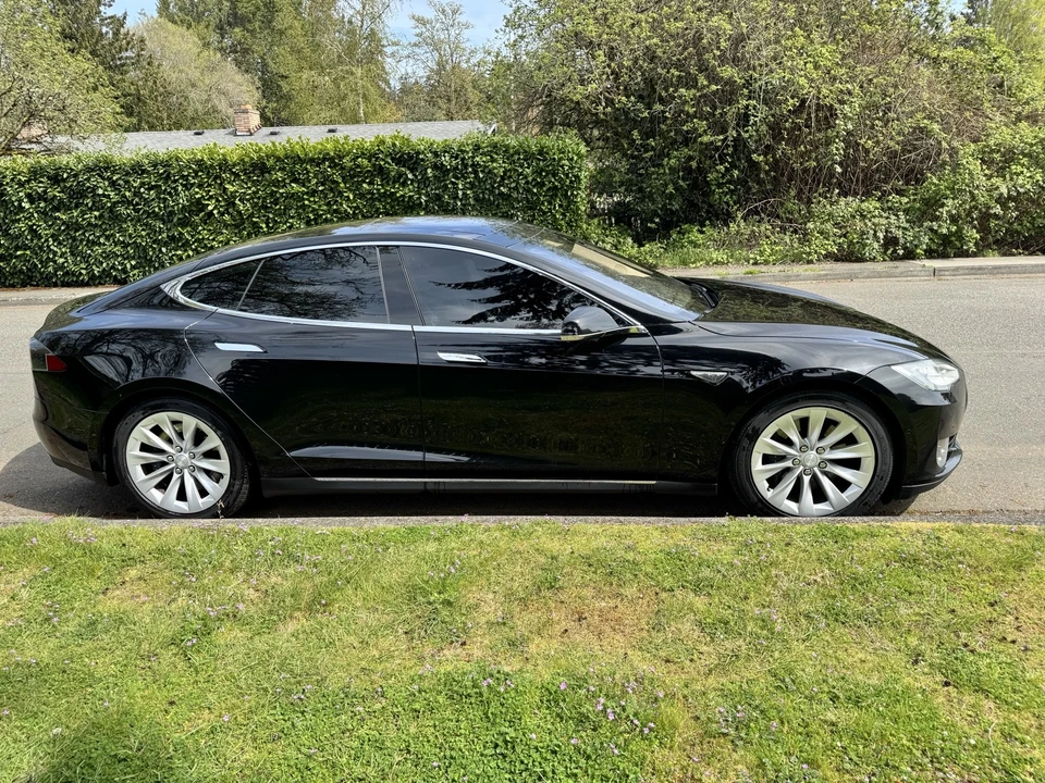 2015 Tesla Model S - Image 6 of 21