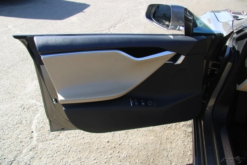 2015 Tesla Model S - Image 13 of 21