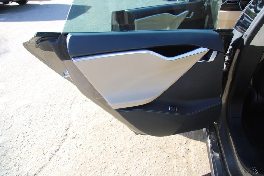 2015 Tesla Model S - Image 20 of 21