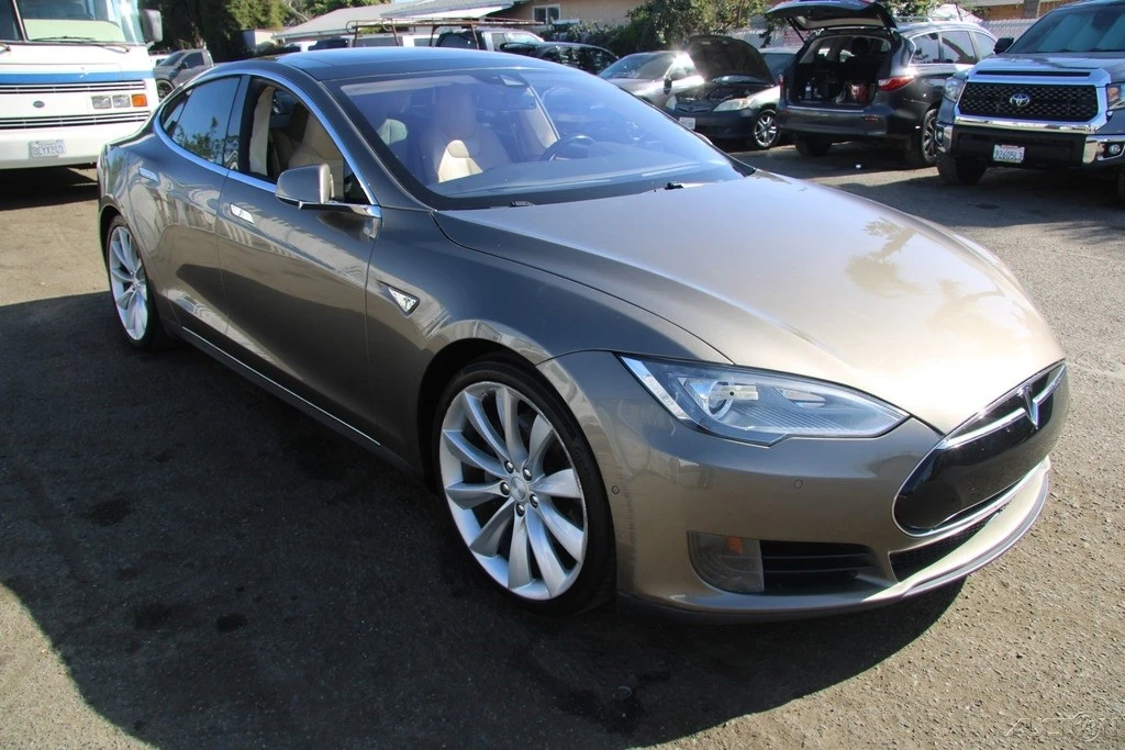 2015 Tesla Model S - Image 8 of 21