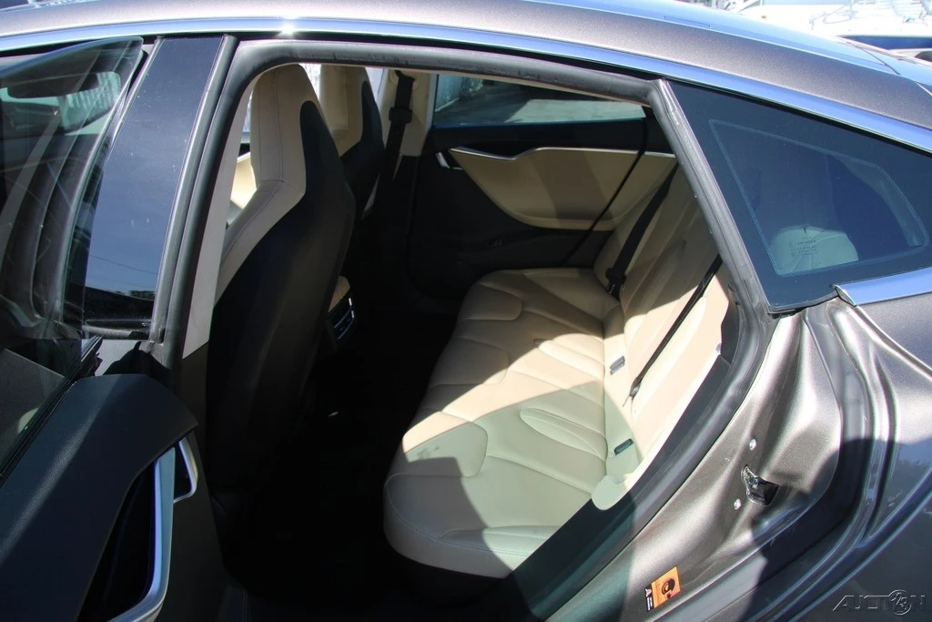 2015 Tesla Model S - Image 21 of 21