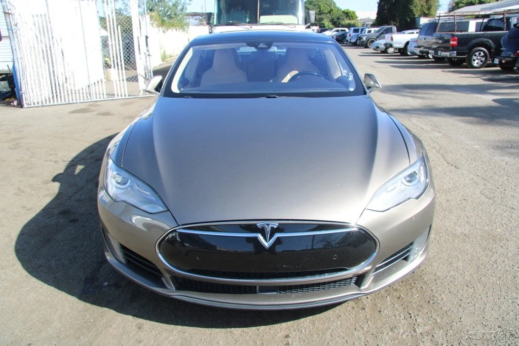 2015 Tesla Model S - Image 10 of 21