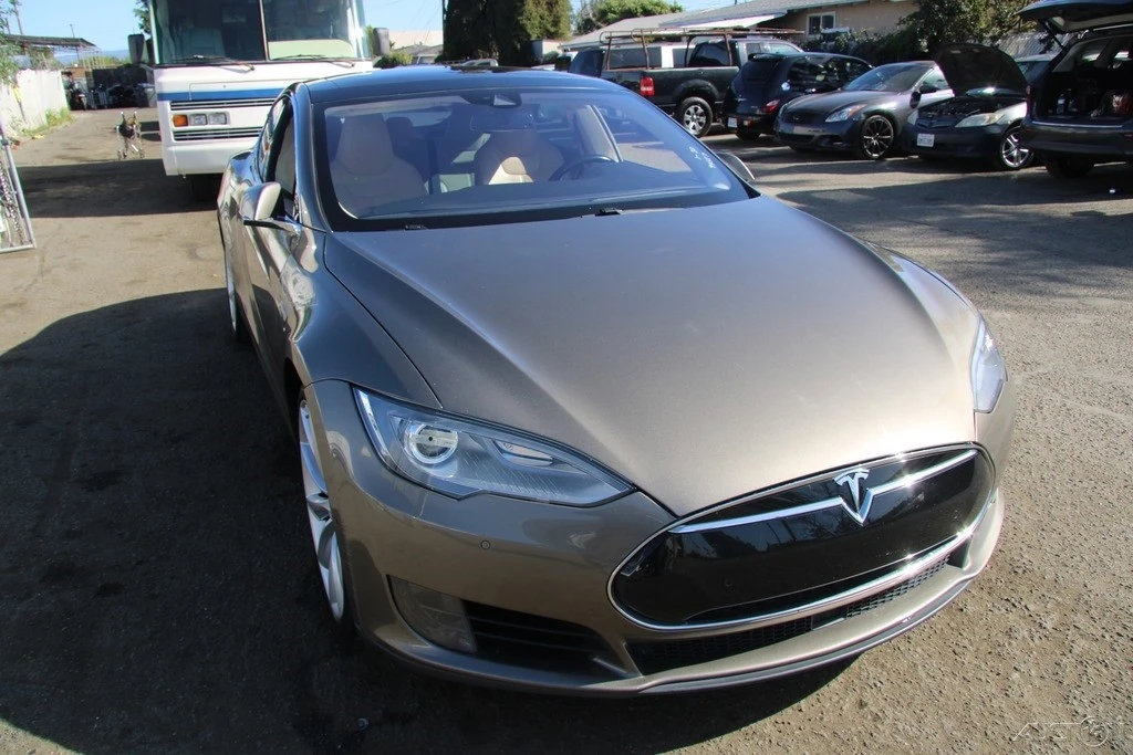 2015 Tesla Model S - Image 9 of 21