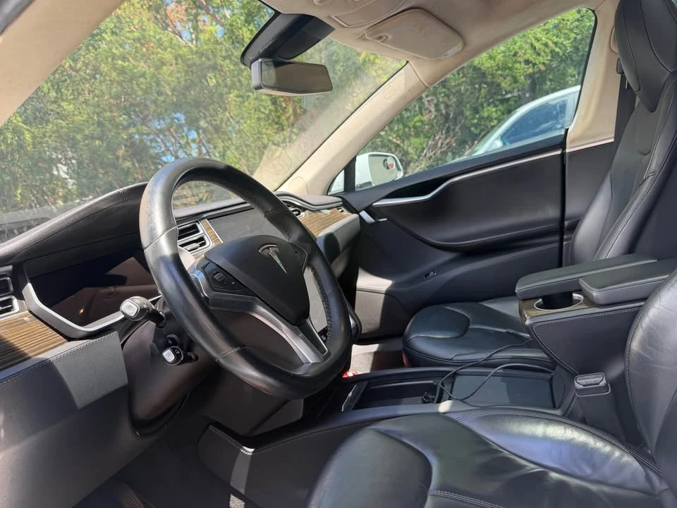 2015 Tesla Model S - Image 5 of 8