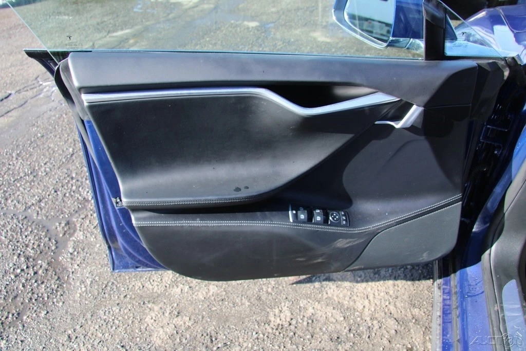 2015 Tesla Model S - Image 11 of 21