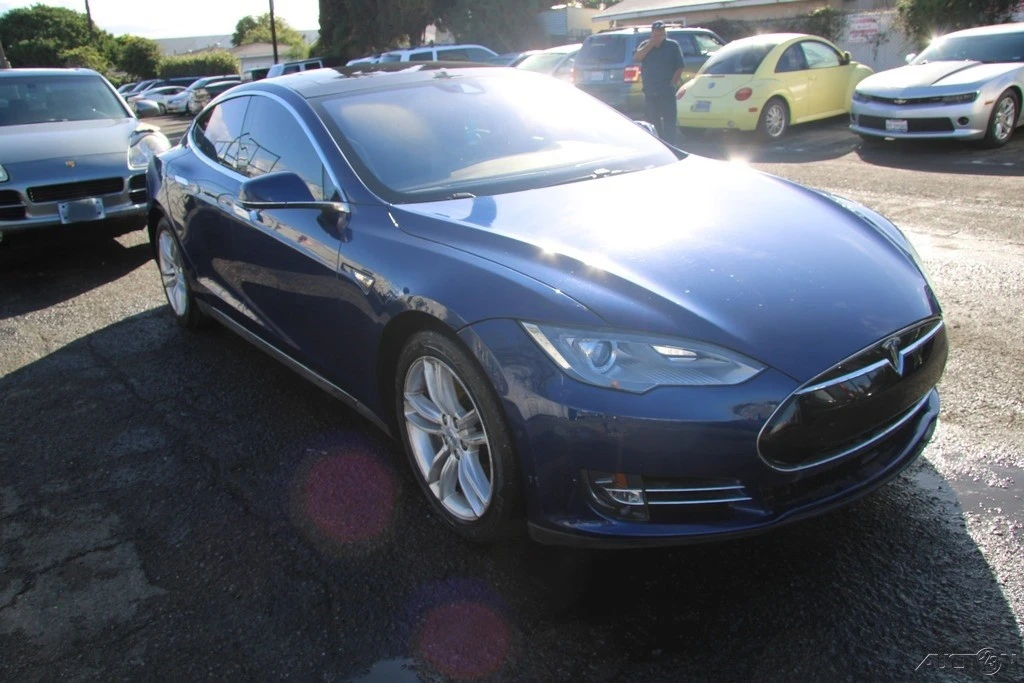 2015 Tesla Model S - Image 8 of 21