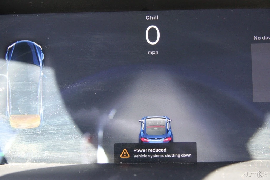 2015 Tesla Model S - Image 17 of 21