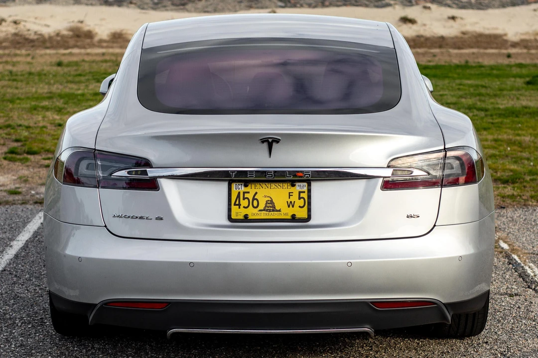 2015 Tesla Model S - Image 5 of 31