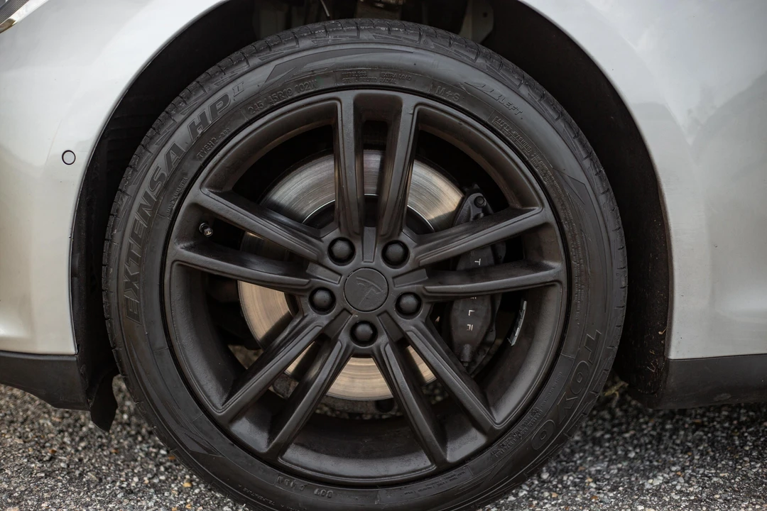 2015 Tesla Model S - Image 30 of 31