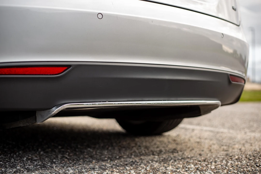 2015 Tesla Model S - Image 24 of 31