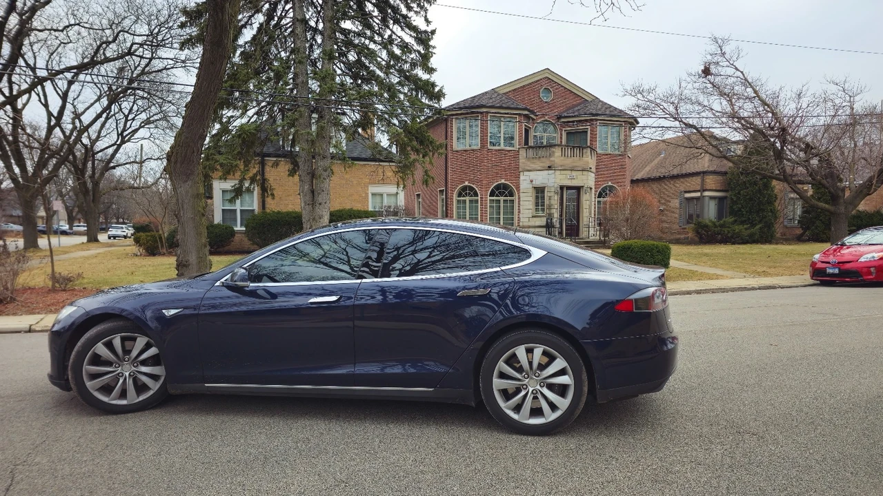 2015 Tesla Model S - Image 3 of 8
