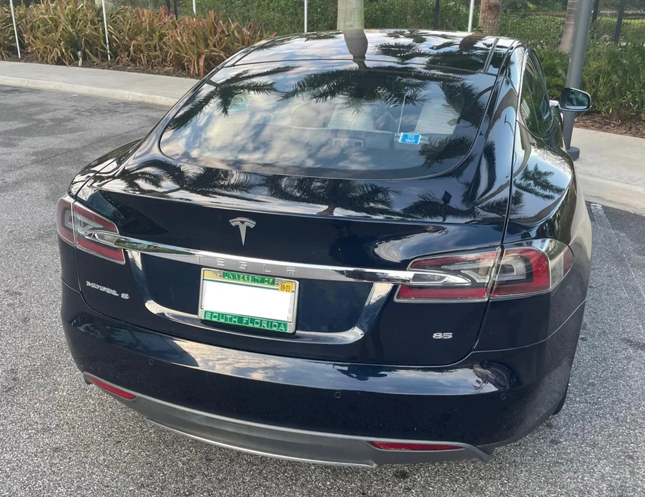 2015 Tesla Model S - Image 12 of 31