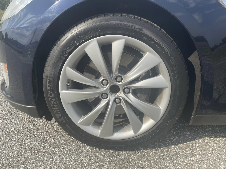 2015 Tesla Model S - Image 27 of 31