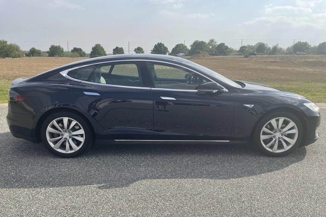 2015 Tesla Model S - Image 3 of 31