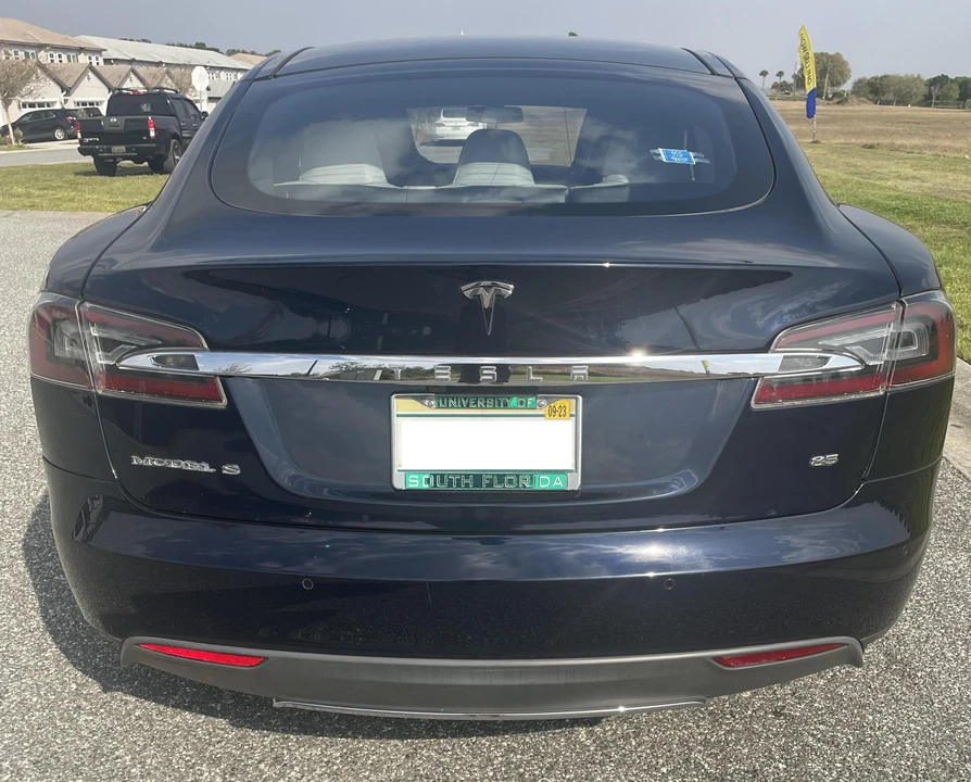 2015 Tesla Model S - Image 11 of 31