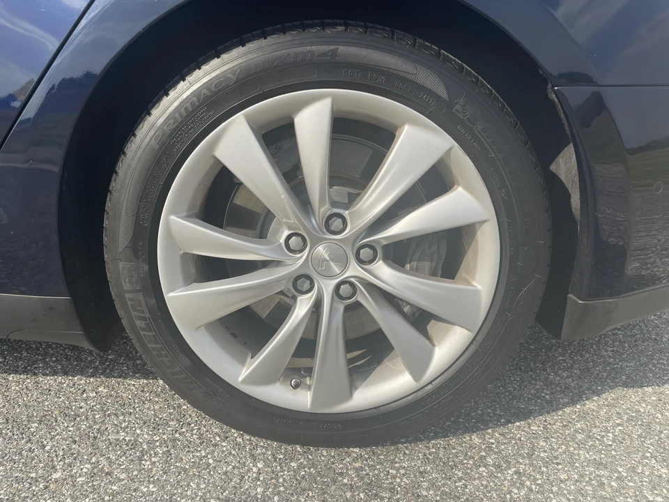 2015 Tesla Model S - Image 28 of 31