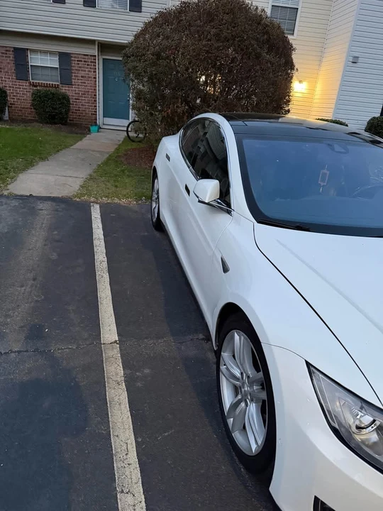 2015 Tesla Model S - Image 4 of 8