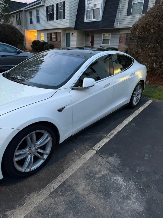 2015 Tesla Model S - Image 3 of 8