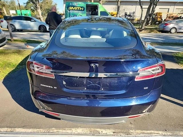 2015 Tesla Model S - Image 5 of 12