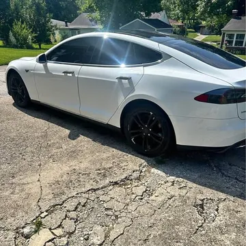 2015 Tesla Model S 85 Sedan 4D