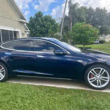 2015 Tesla Model S 85